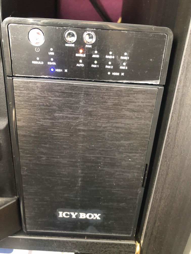 Icy Box IB-RD3620SU3 powered on